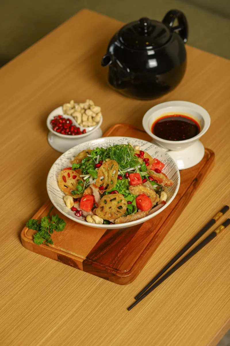 CRISPY DUCK SALAD