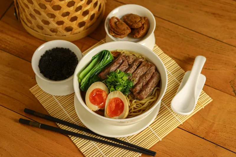 BEEF SOYU RAMEN